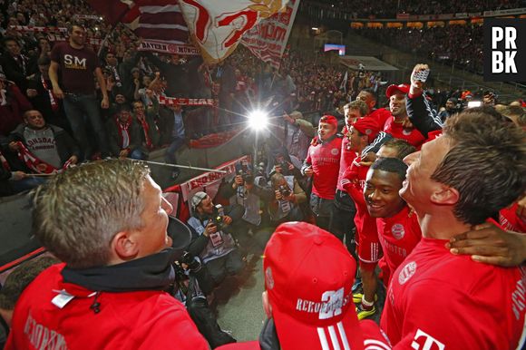 Franck Ribéry et toute l'équipe du Bayern Munich fêtent leur victoire du championnat de foot allemand, le 25 mars 2014 dans l'Olympiastadion de Berlin