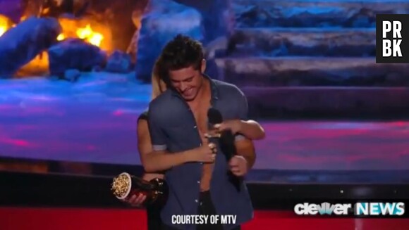 Zac Efron torse nu lors des MTV Movie Awards à cause de Rita Ora
