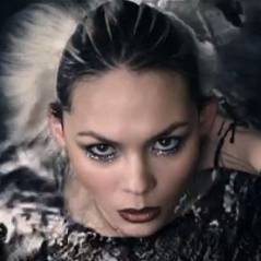 Sophie-Tith : Enfant d'ailleurs, le clip en attendant son premier album