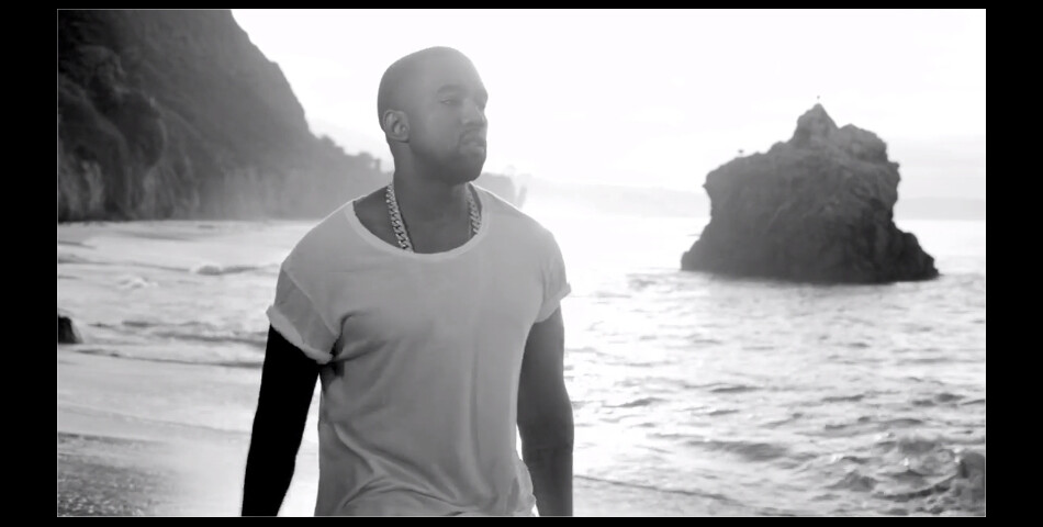  Kanye West sur la plage dans le clip de I Won 