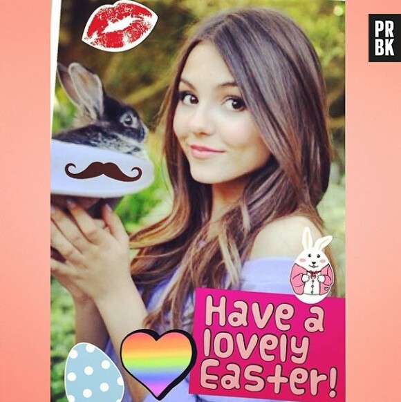Victoria Justice toute mignonne avec son lapin pour Pâques 2014