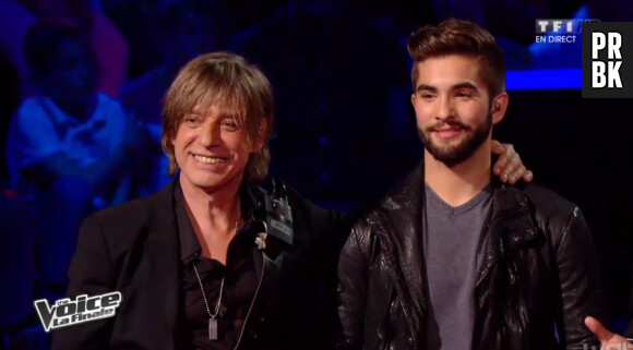 The Voice 2014 : Kendji Girac et Jean-Louis Aubert complices pendant la finale, le samedi 10 mai 2014 sur TF1