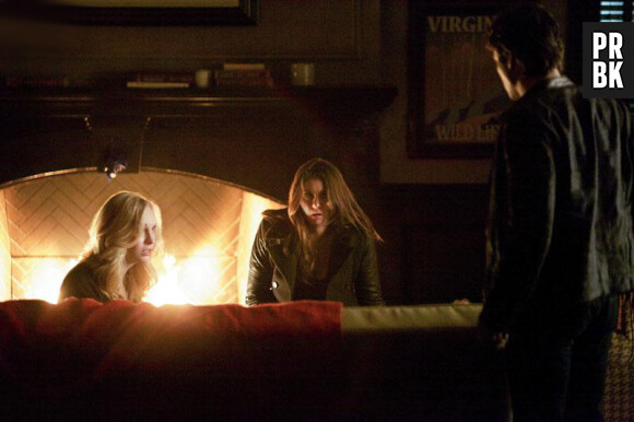 Vampire Diaries saison 5, épisode 22 : Candice Accola et Nina Dobrev sur une photo du final