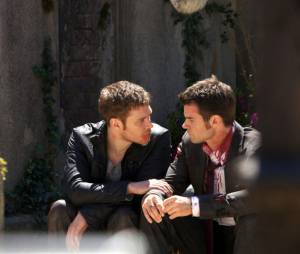 The Originals saison 1 : une scène émouvante pour Klaus et Elijah dans le final