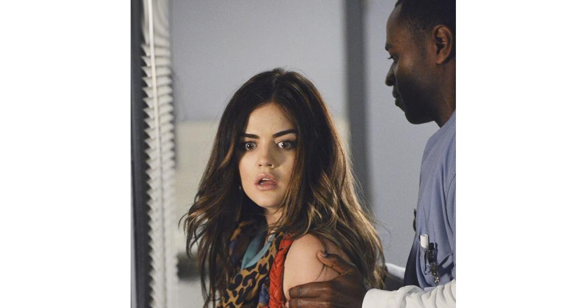 Pretty Little Liars saison 5, épisode 1 : Lucy Hale sur une photo