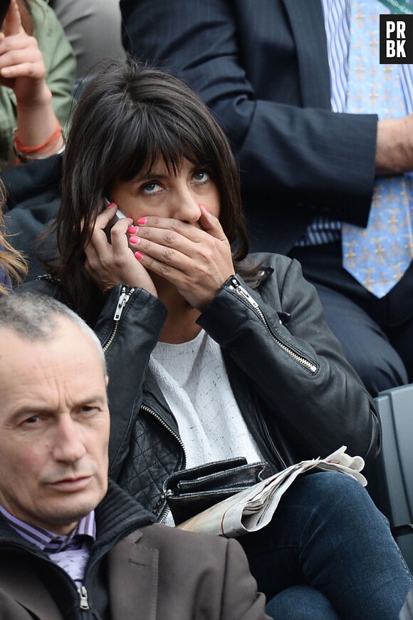 Estelle Denis dans les tribunes de Roland Garros le 27 mai 2014