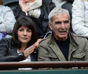 Estelle Denis et Raymond Domenech dans les tribunes de Roland Garros le 27 mai 2014