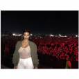  Kim Kardashian montre ses seins pour un concert de Kanye West 