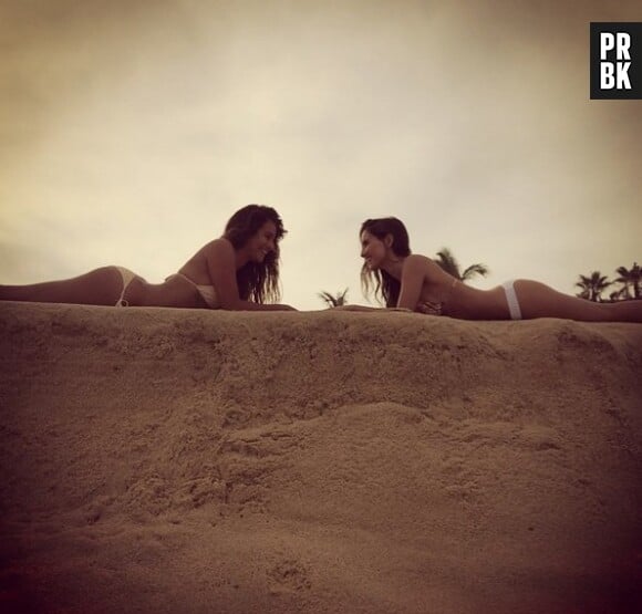 Lea Michele : coucher de soleil en bikini avec des amis