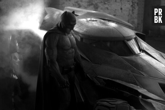 Batman v Superman : Ben Affleck en costume sur une photo