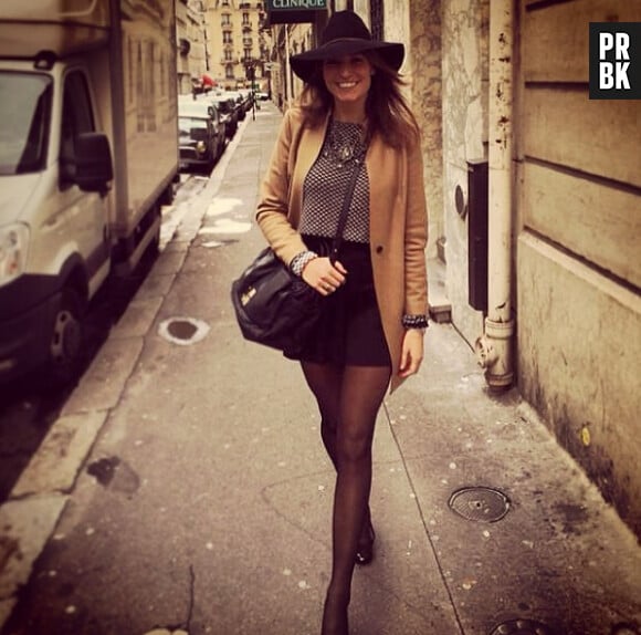 Laury Thilleman sexy pour une balade dans Paris