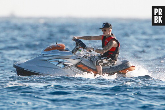 Justin Bieber en jet-ski à Ibiza, le 30 juillet 2014