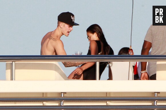 Justin Bieber en mode drague à Ibiza, le 30 juillet 2014