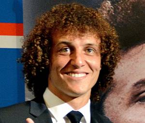 David Luiz et ses bouclette d&eacute;barquent au PSG