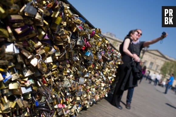 Les cadenas de l'amour sur le Pont des Arts à Paris