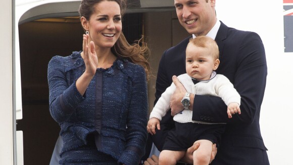 Kate Middleton et William menacent des paparrazis qui harcèlent le Prince George