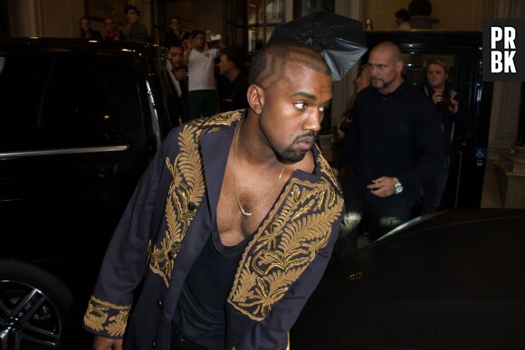 Kanye West fait le buzz grâce à un enterrement de vie de jeune fille