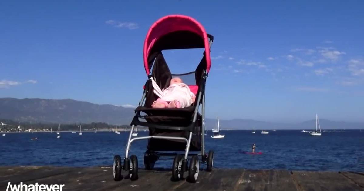 Ils Creent La Panique En Faisant Tomber Un Faux Bebe A L Eau Purebreak