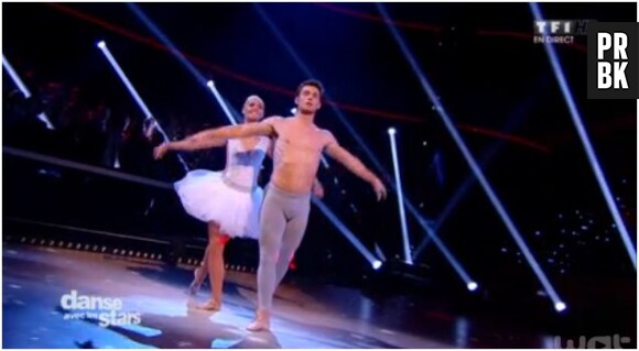 Brian Joubert en collant moulant dans Danse avec les stars 5 sur TF1
