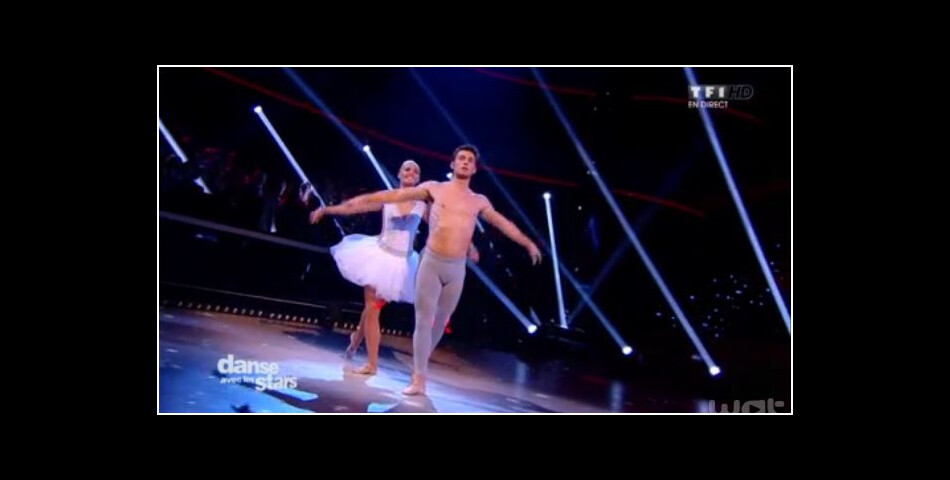  Brian Joubert en collant moulant dans Danse avec les stars 5 sur TF1 