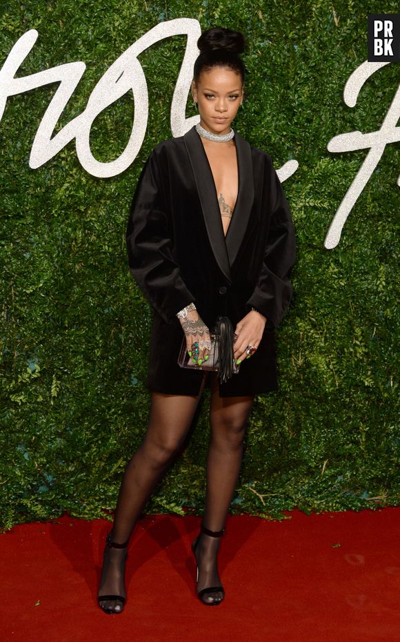 Rihanna sexy et sans soutif' aux British Fashion Awards 2014, le 1er décembre 2014 à Londres