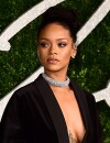 Rihanna sexy et sans soutif' aux British Fashion Awards 2014, le 1er décembre 2014 à Londres