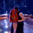  Rayane Bensetti et Denitsa Ikonomova : bisou pendant la finale de Danse avec les stars 5, le 29 novembre 2014 sur TF1 