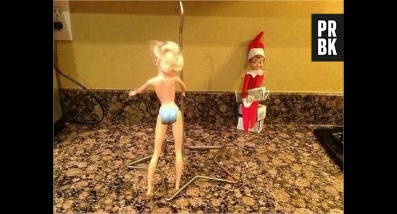 L'elfe dans un salon de strip-tease