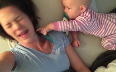 Quand Une Maman Essaye De Faire Une Sieste Avec Son Bebe Mission Impossible Purebreak