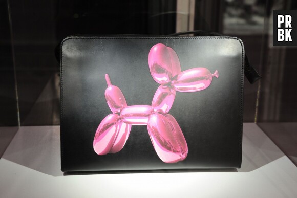 Le sac Jeff Koons pour H&M dévoilé le 9 décembre 2014 au Centre Pompidou
