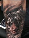  Neymar : tatouage de tigre sur le bras 