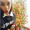 Vanessa Hudgens devant son sapin de Noël sur Instagram, le 25 décembre 2014