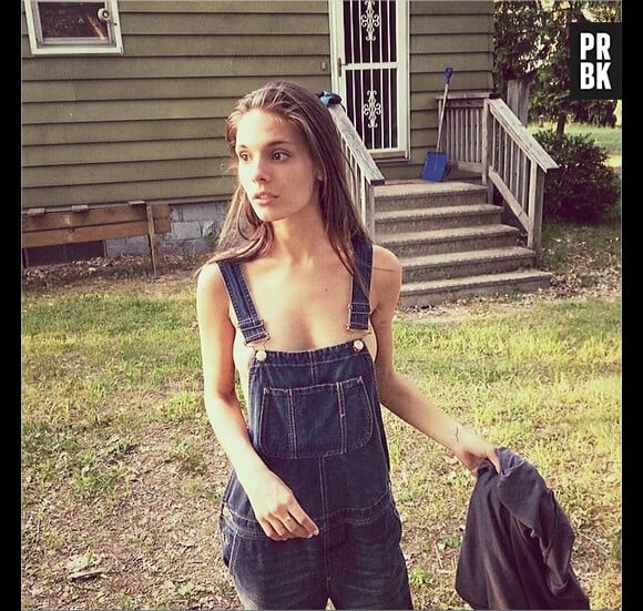 Caitlin Stasey (Reign) très sexy sur Instagram