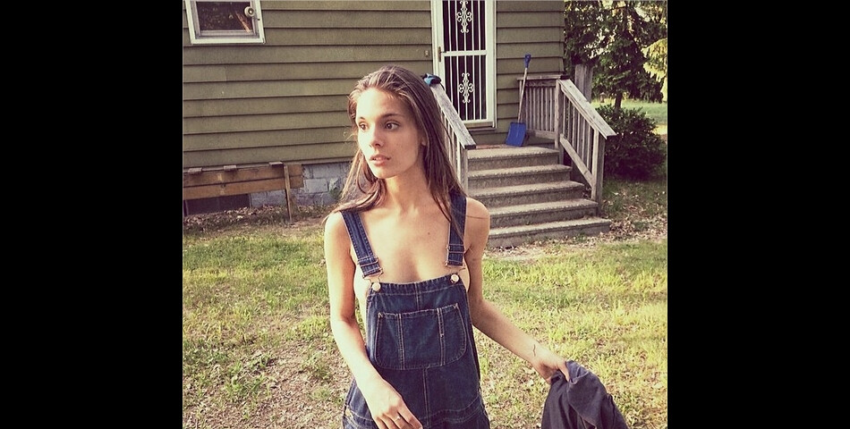 Caitlin Stasey (Reign) très sexy sur Instagram