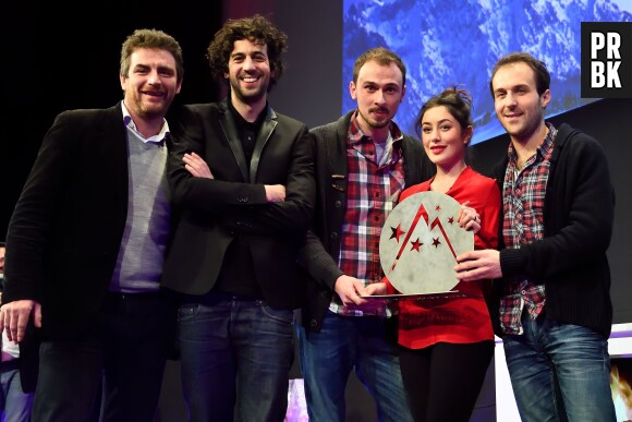 Max Boublil et l'équipe de A Love You à la cérémonie de récompenses du Festival de l'Alpe d'Huez le 18 janvier 2015