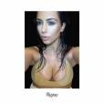 Kim Kardashian : seins à l'air sur la couv' de son livre de selfies