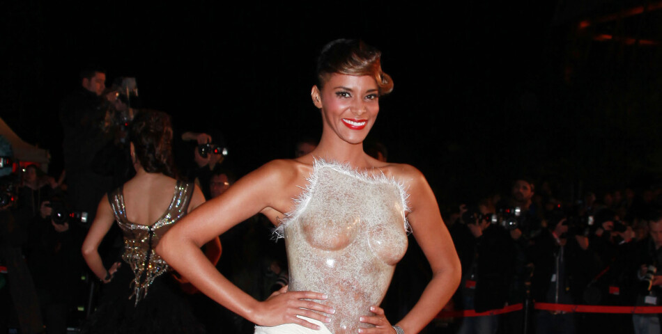 Shy&#039;m en robe sexy Franck Sorbier sur le tapis rouge des NRJ Music Awards en 2012