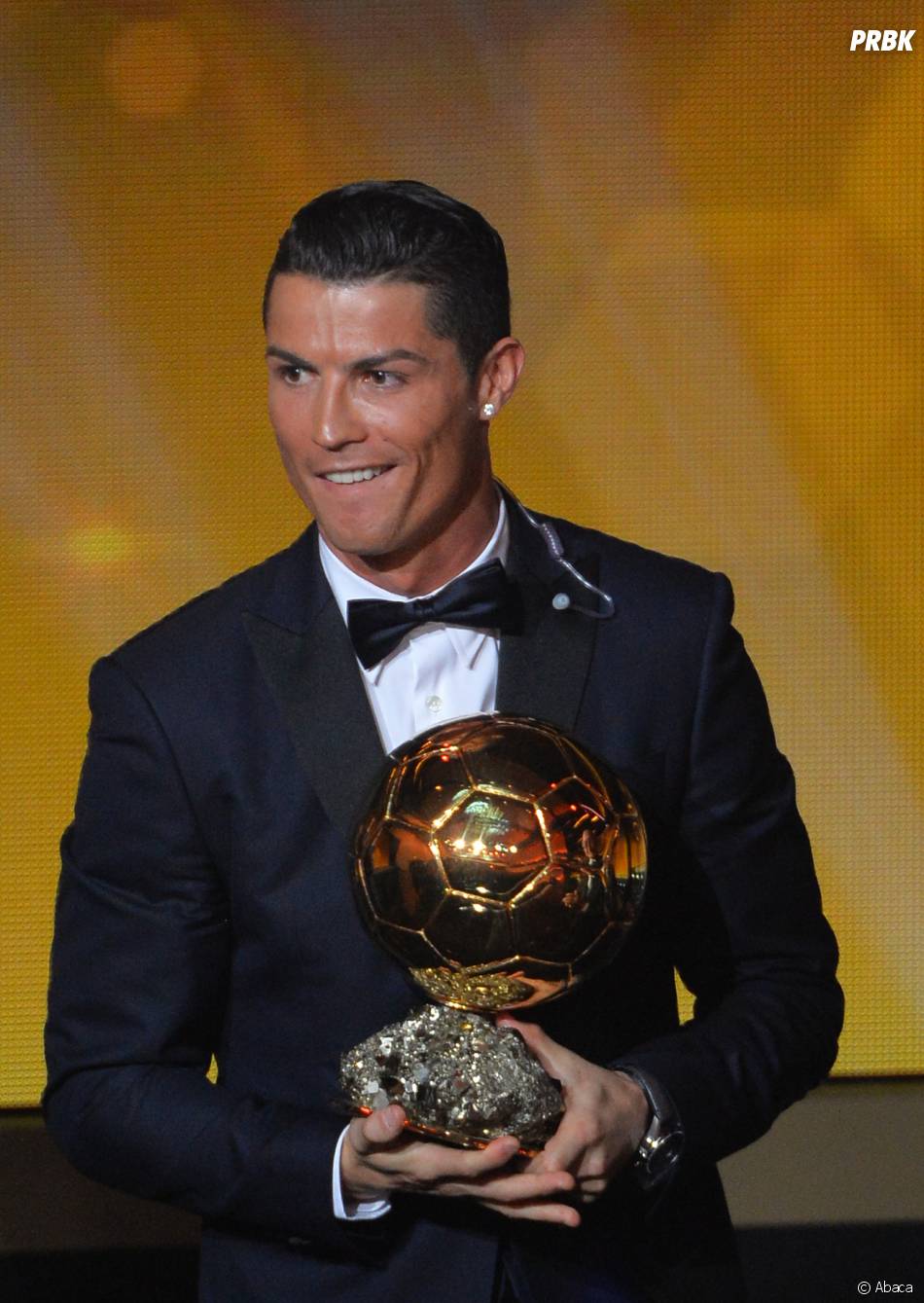  Cristiano Ronaldo : le Ballon d&#039;or 2014 p&amp;egrave;te un c&amp;acirc;ble ! 
