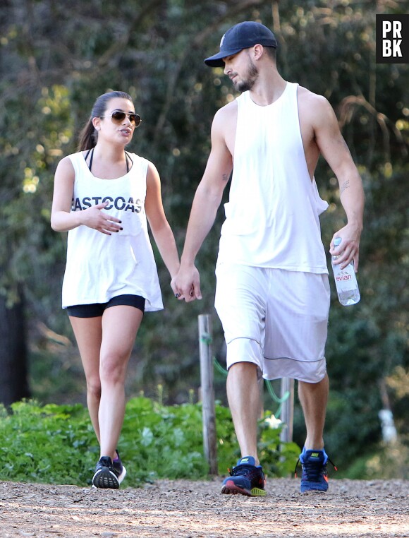Lea Michele et Matthew Paetz amoureux et complices, le 8 février 2015 à Los Angeles