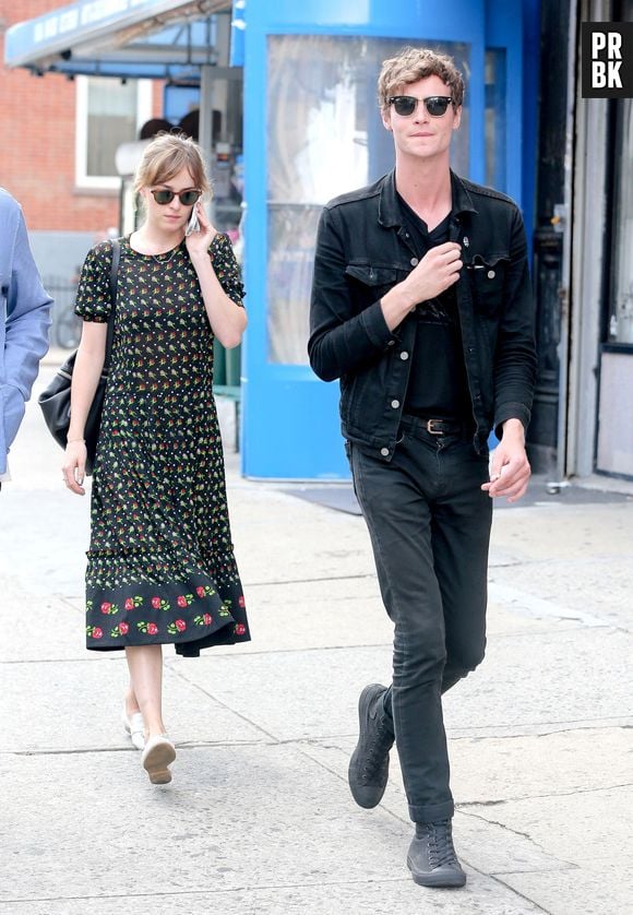 Dakota Johnson célibataire : rupture avec le rockeur Matthew Hitt à cause du succès de Fifty Shades of Grey