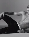  Justin Bieber d&eacute;lirant dans une parodie de sa publicit&eacute; Calvin Klein diffus&eacute;e avant sa participation &agrave; l'&eacute;mission Comedy Central Roast (30 mars 2015) 