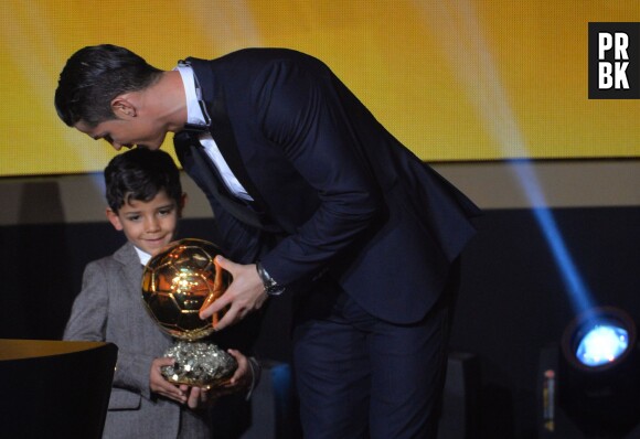 Cristiano Ronaldo et son fils Cristiano Ronaldo Junior, le 12 janvier 2015 à Zurich pendant la cérémonie du Ballon d'or