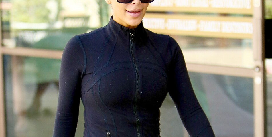  Kim Kardashian brune &amp;agrave; Los Angeles le 26 mars 2015 