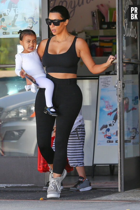 Kim Kardashian et sa petite North à Los Angeles le 26 mars 2015