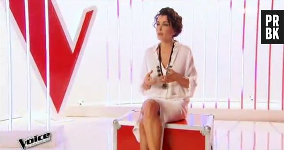 Jenifer sexy en robe Haider Ackerman et sandales Yves Saint Laurent dans l'épreuve ultime de The Voice 4, le 28 mars 2015