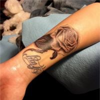 Demi Lovato : son tatouage "vagin" remplacé par... une rose