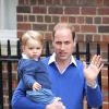 Le Prince William arrive à la maternité avec le Prince George le 2 mai 2015 à Londres