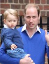  Le Prince William &agrave; la maternit&eacute; avec le Prince George le 2 mai 2015 &agrave; Londres 