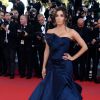 Eva Longoria glamour sur le tapis rouge du festival de Cannes, le 17 mai 2015