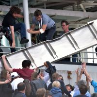 Roland Garros : un panneau de tôle tombe en plein match et blesse un spectateur (vidéo)